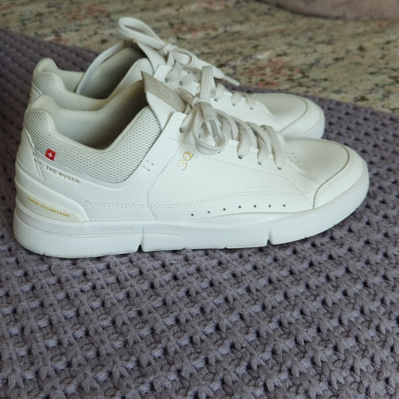 On Running Shoes - On The Roger Centre Court Womens Sneakers